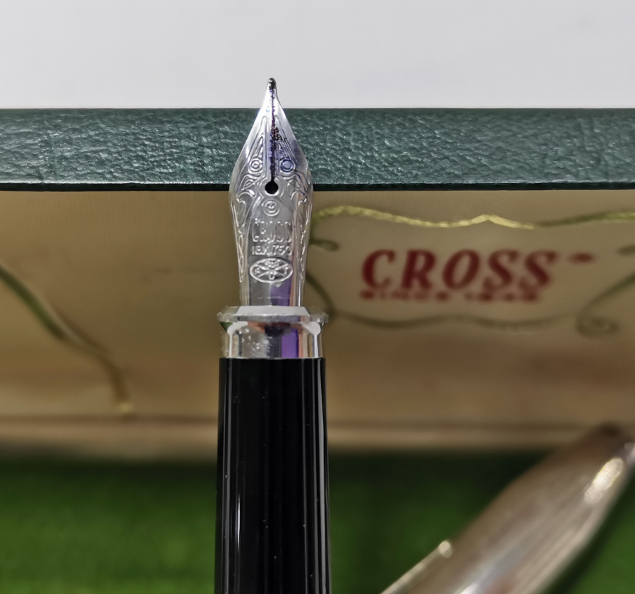 CROSS MARKA 18 AYAR ALTIN UÇLU ORJİNAL KUTUSUNDA DOLMA KALEM