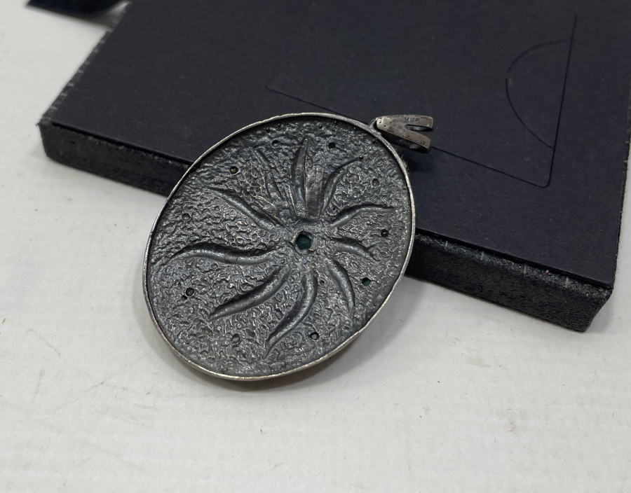 DENİZ YILDIZI FORMUNDA GÜMÜŞ KOLYE UCU