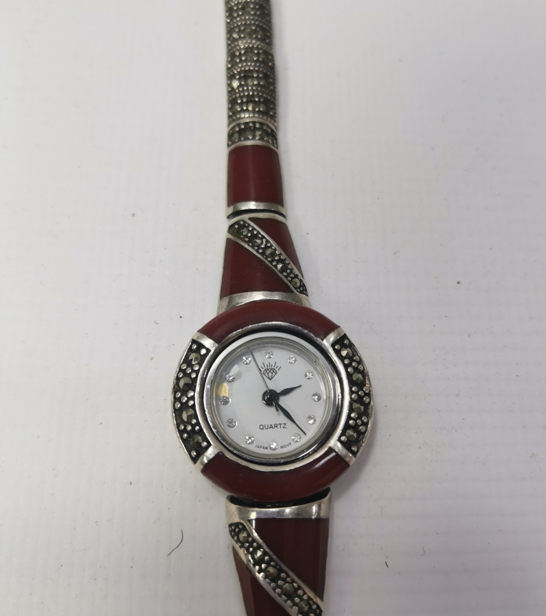 OLTU VE MARGAZİT TAŞLI GÜMÜŞ KOL SAATİ