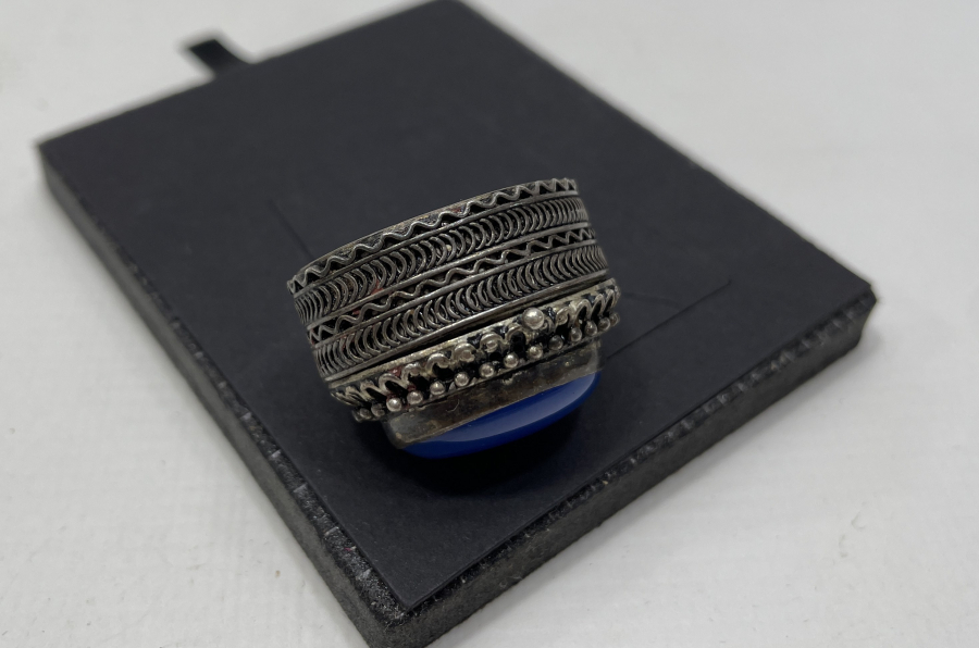 ÜZERİ LAPİS TAŞLI GÜMÜŞ KUTU