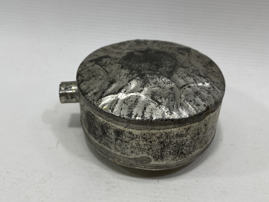 ÜZERİNDE OSMANLI YILDIZI BULUNAN İÇİ ZEMZEM DOLU ZEMZEMLİK