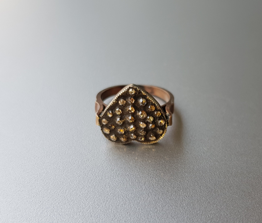 KALP FORMLU ANTİKA ELMAS YÜZÜK