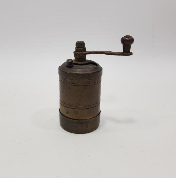 ANTİKA KARABİBER DEĞİRMENİ 