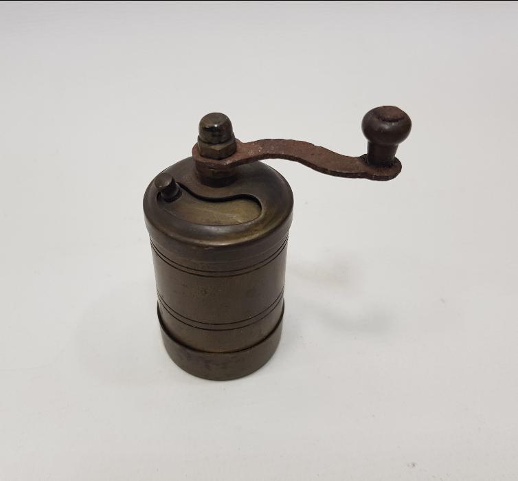 ANTİKA KARABİBER DEĞİRMENİ 