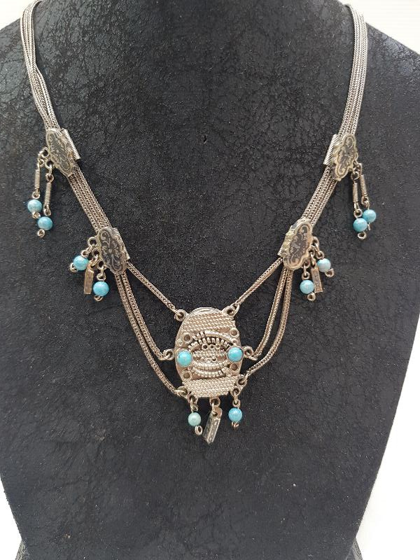 GÜVERSE İŞÇİLİKLİ VE SAVATLI GERDANLIK