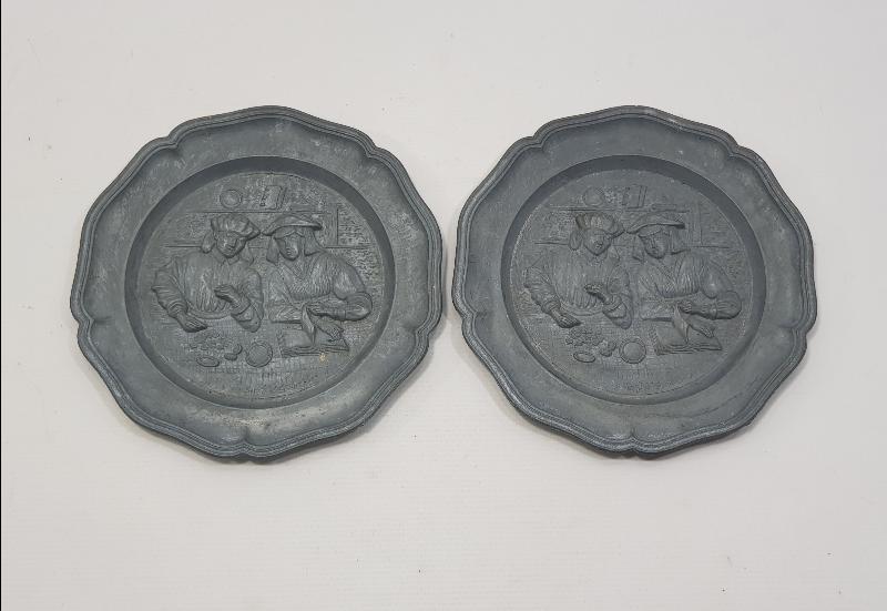 ALMAN MALI İKİ ADET DUVAR TABAĞI