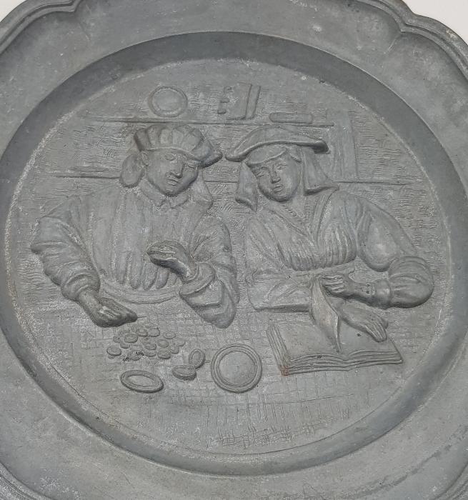 ALMAN MALI İKİ ADET DUVAR TABAĞI