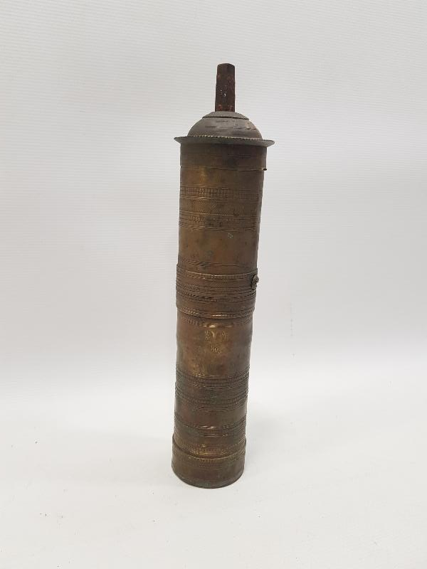 OSMANLI DÖNEMİ ÜZERİNDE ÜÇ ADET DAMGA BULUNAN KAHVE DEĞİRMENİ