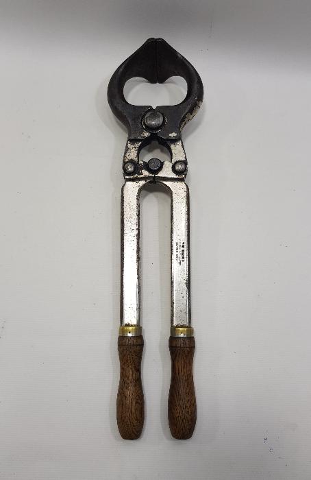 VETERİNER TARİHİ: ANTİKA DEV BOY KASTRASYON ALETİ 