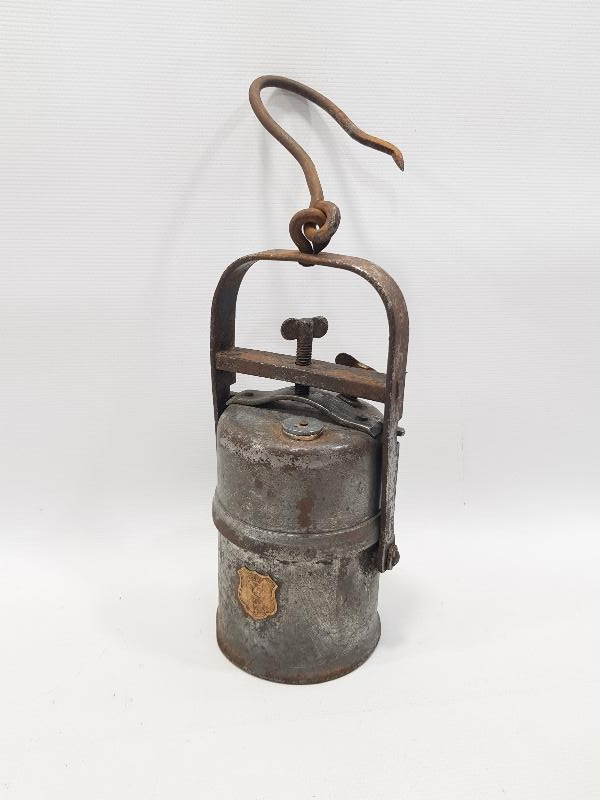 WOLF MARKA ANTİKA KARPİT LAMBASI