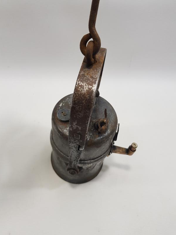 WOLF MARKA ANTİKA KARPİT LAMBASI