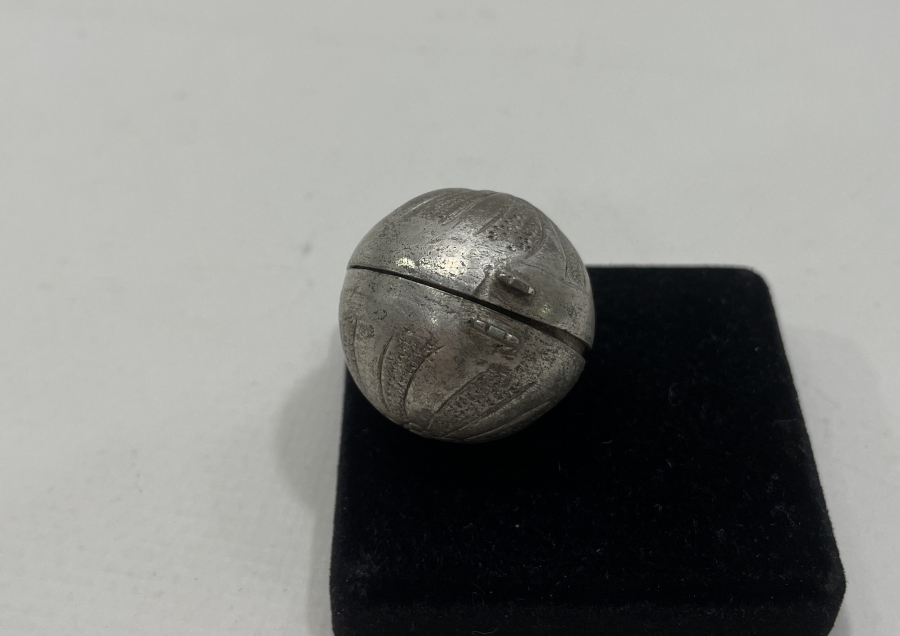 OSMANLI DÖNEMİ KABARTMA İŞÇİLİKLİ GÜMÜŞ SAKIZLIK