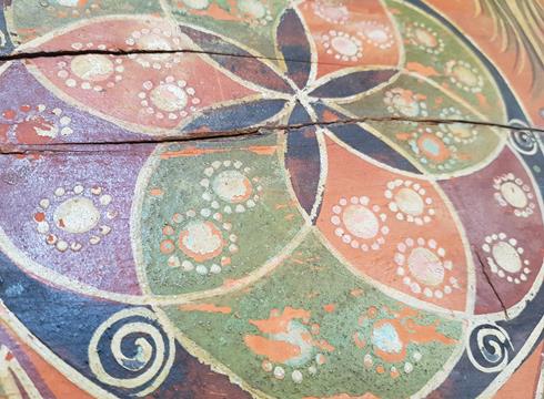 OSMANLI DÖNEMİ KÖK BOYALI ÇARKIFELEK RESİMLİ SANDIK KAPAĞI