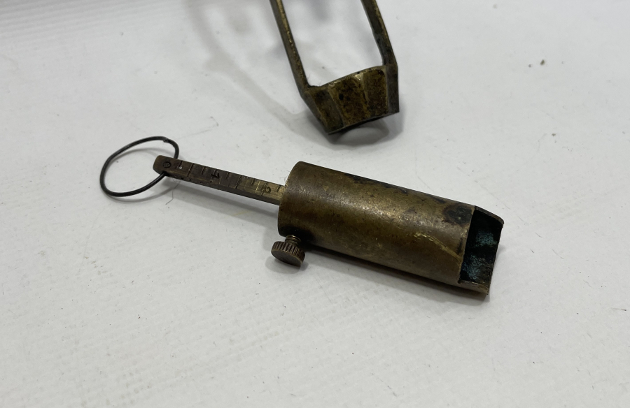 ANTİKA BARUT ÖLÇER VE FİŞEK SIKIŞTIRMA ALETİ