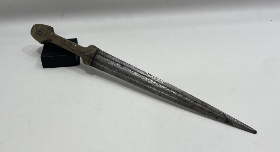 İKİ TARAFİ OSMANLICA YAZILI NADİR FORMDA ERZİNCAN İŞİ ÇERKES KAMASI