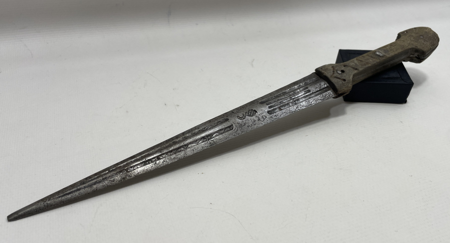 İKİ TARAFİ OSMANLICA YAZILI NADİR FORMDA ERZİNCAN İŞİ ÇERKES KAMASI