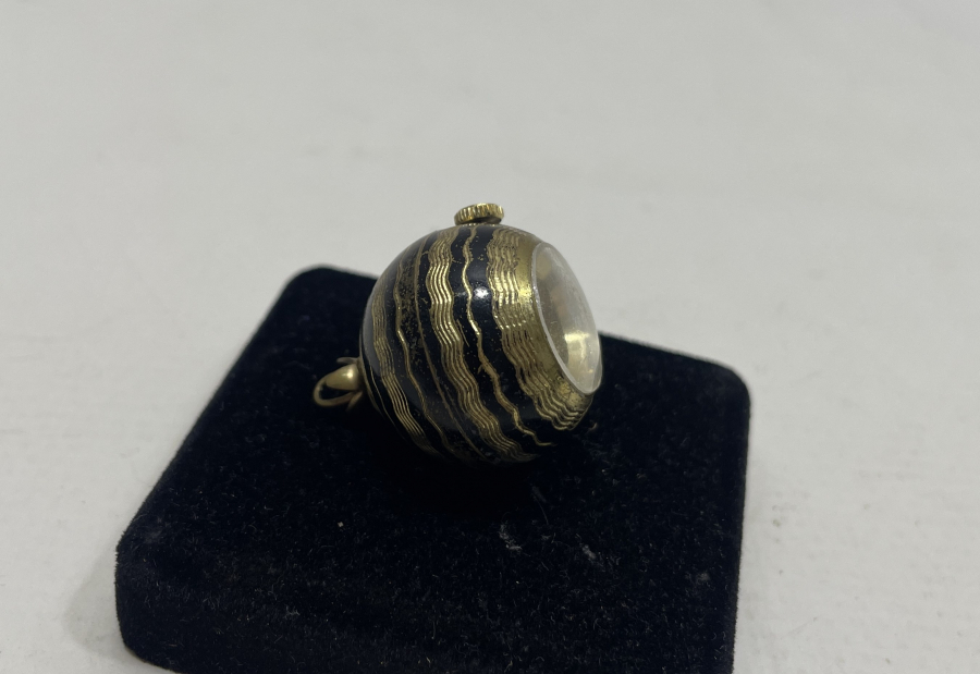 KURMALI ANTİKA KOLYE SAAT