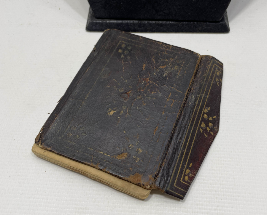 ÖNEMLİ HATTATLARDAN BURSALI MEHMED VEHBİ EFENDİ'YE AİT ÇOK NADİR EL YAZMA ENAM-I ŞERİF