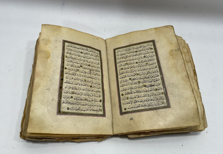 OSMANLI DÖNEMİ EL YAZMA ÇOK NADİR TEZHİPLİ KETEBELİ VE TARİHLİ KUR'AN -I KERİM