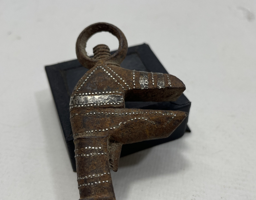 OSMANLI DÖNEMİ GÜMÜŞ ÇAKMA İŞÇİLİKLİ KALE TÜFEĞİ ÇAKMAĞI PARÇASI