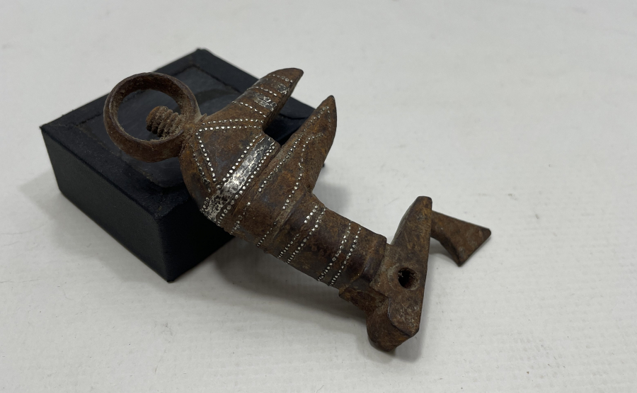 OSMANLI DÖNEMİ GÜMÜŞ ÇAKMA İŞÇİLİKLİ KALE TÜFEĞİ ÇAKMAĞI PARÇASI