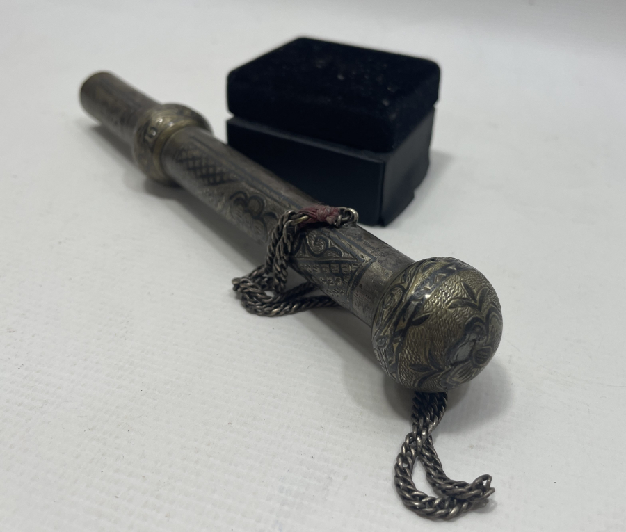 OSMANLI DÖNEMİ VAN İŞİ GÜMÜŞ ÜZERİ SAVAT İŞÇİLİKLİ ÇİL KONDİSYONDA KAMÇI SAPI