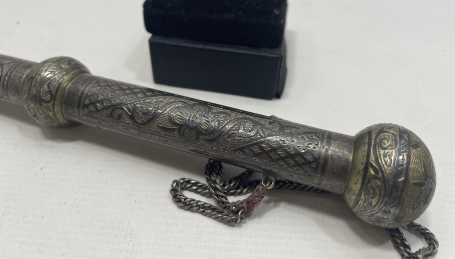 OSMANLI DÖNEMİ VAN İŞİ GÜMÜŞ ÜZERİ SAVAT İŞÇİLİKLİ ÇİL KONDİSYONDA KAMÇI SAPI