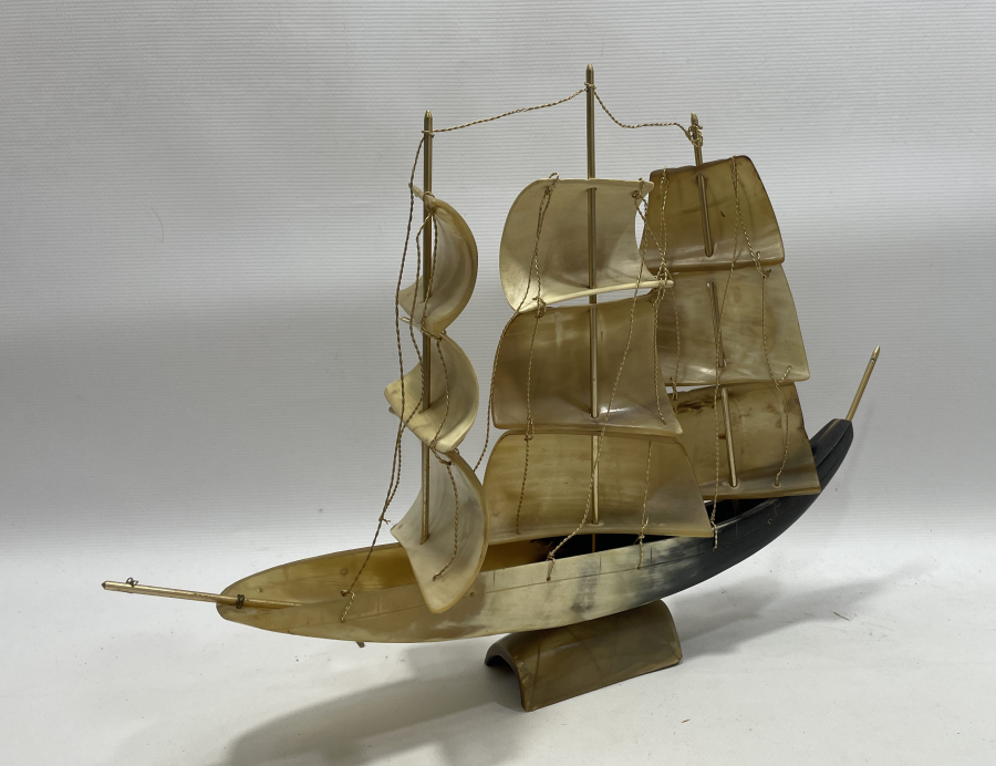 TAMAMI BOYNUZDAN YAPILMIŞ EL İŞİ BÜYÜK BOY GEMİ MAKETİ - YELKENLİ MAKETİ
