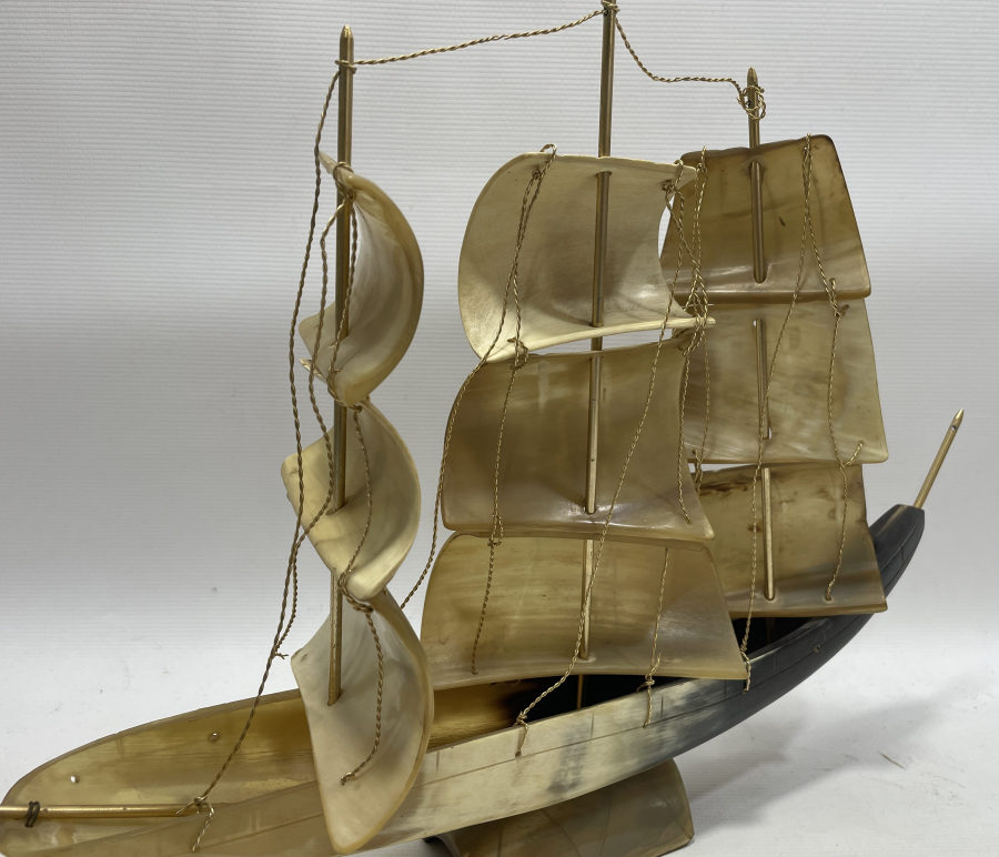 TAMAMI BOYNUZDAN YAPILMIŞ EL İŞİ BÜYÜK BOY GEMİ MAKETİ - YELKENLİ MAKETİ