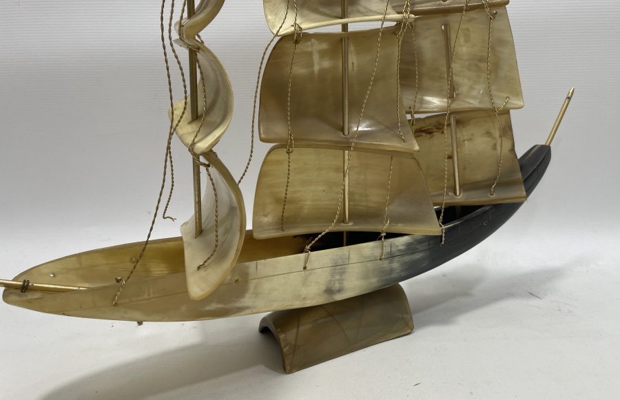 TAMAMI BOYNUZDAN YAPILMIŞ EL İŞİ BÜYÜK BOY GEMİ MAKETİ - YELKENLİ MAKETİ