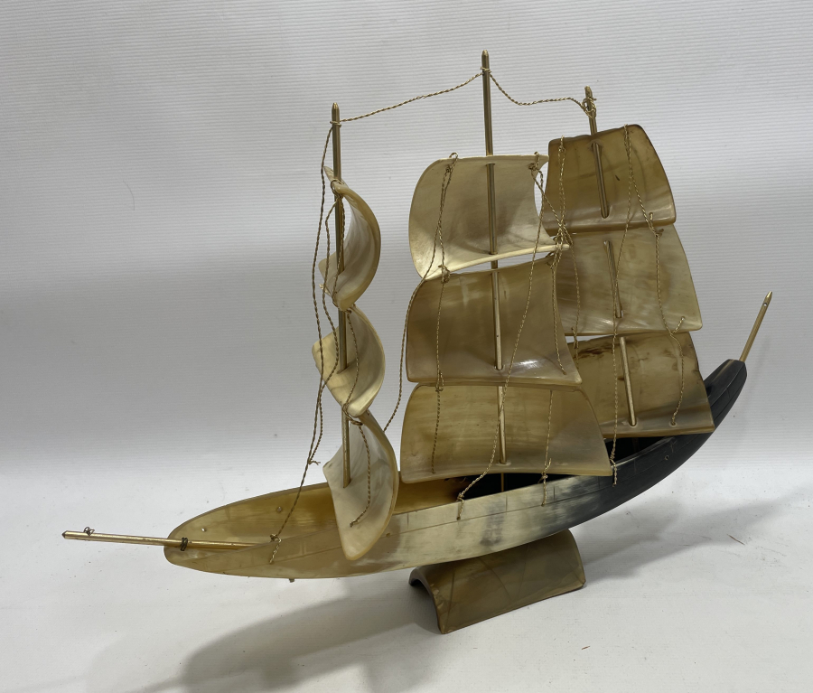 TAMAMI BOYNUZDAN YAPILMIŞ EL İŞİ BÜYÜK BOY GEMİ MAKETİ - YELKENLİ MAKETİ