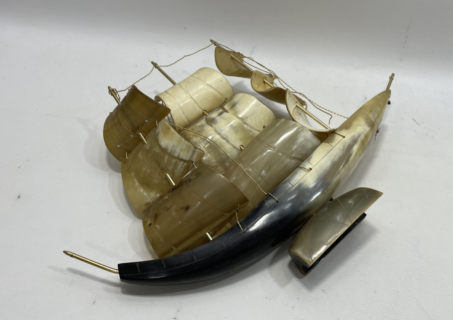 TAMAMI BOYNUZDAN YAPILMIŞ EL İŞİ BÜYÜK BOY GEMİ MAKETİ - YELKENLİ MAKETİ