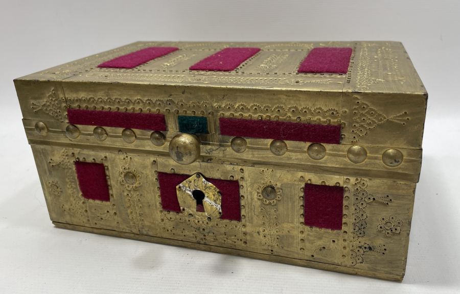 TAMAMI İŞLEMELİ EL YAPIMI NADİR YÜZ GÖRÜMLÜLÜĞÜ SANDIĞI