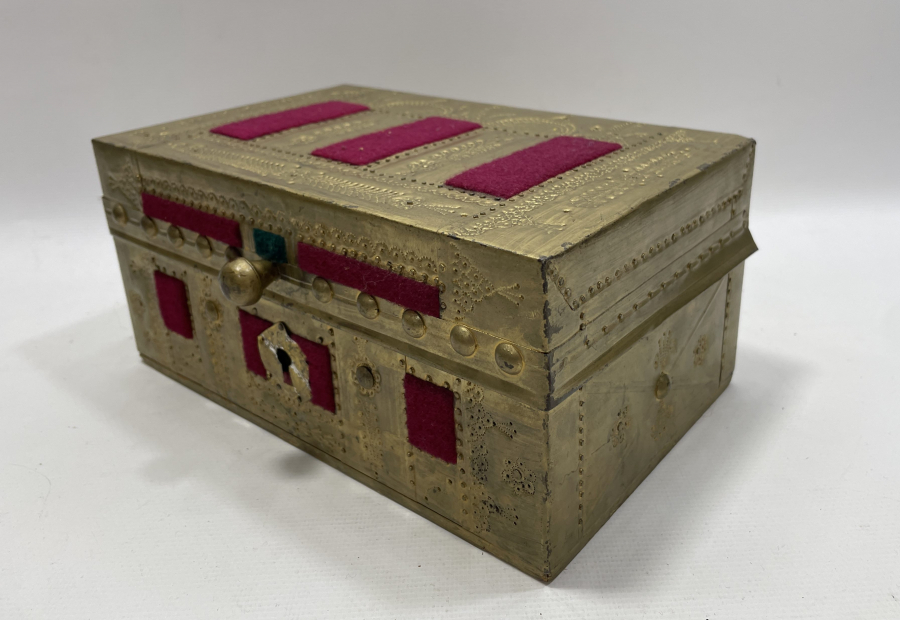 TAMAMI İŞLEMELİ EL YAPIMI NADİR YÜZ GÖRÜMLÜLÜĞÜ SANDIĞI