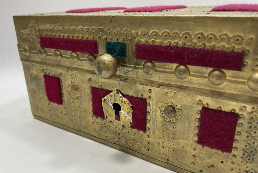 TAMAMI İŞLEMELİ EL YAPIMI NADİR YÜZ GÖRÜMLÜLÜĞÜ SANDIĞI