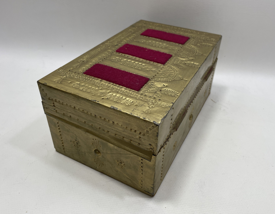 TAMAMI İŞLEMELİ EL YAPIMI NADİR YÜZ GÖRÜMLÜLÜĞÜ SANDIĞI