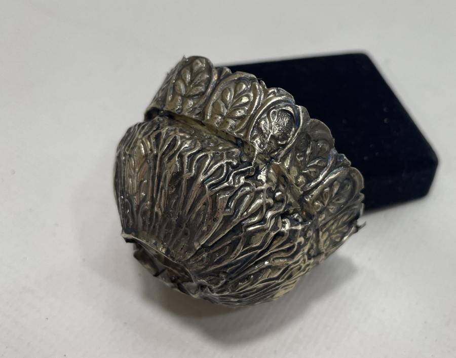 HALİYLE KONDİSYONDA TUĞRALI GÜMÜŞ FİNCAN ZARFI PARÇASI