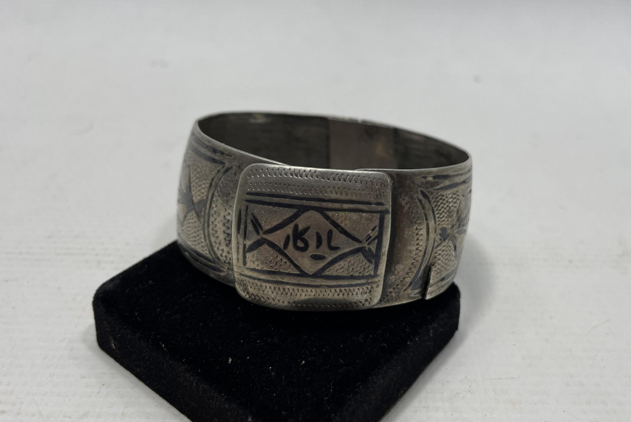 OSMANLI DÖNEMİ ÜZERİ YAZILI SAVATLI GÜMÜŞ BİLEZİK