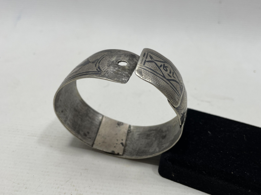 OSMANLI DÖNEMİ ÜZERİ YAZILI SAVATLI GÜMÜŞ BİLEZİK