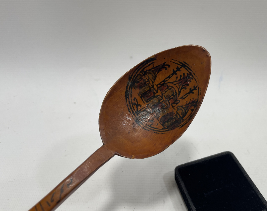 ÜZERİ OSMANLICA BEYİT YAZILI EL BOYAMA TAHTA KAŞIK