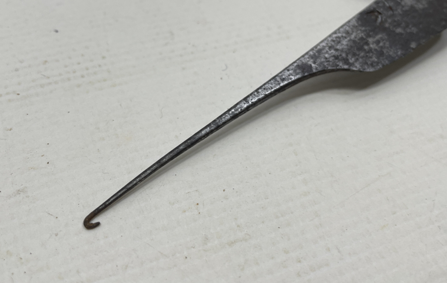 ÜZERİ OSMANLICA YAZILI NADİR SARAÇ ALETİ