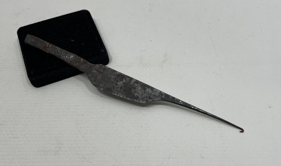 ÜZERİ OSMANLICA YAZILI NADİR SARAÇ ALETİ