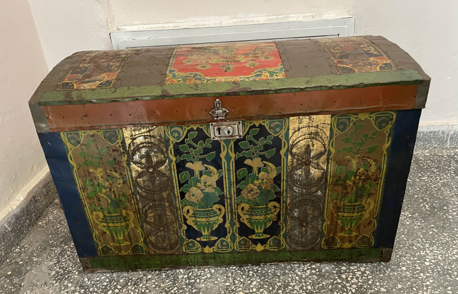 ÜZERİNDE OSMANLI DEVLET ARMASI BULUNAN OSMANLI DÖNEMİ NADİR ÇEYİZ SANDIĞI