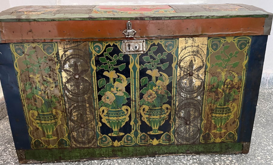 ÜZERİNDE OSMANLI DEVLET ARMASI BULUNAN OSMANLI DÖNEMİ NADİR ÇEYİZ SANDIĞI