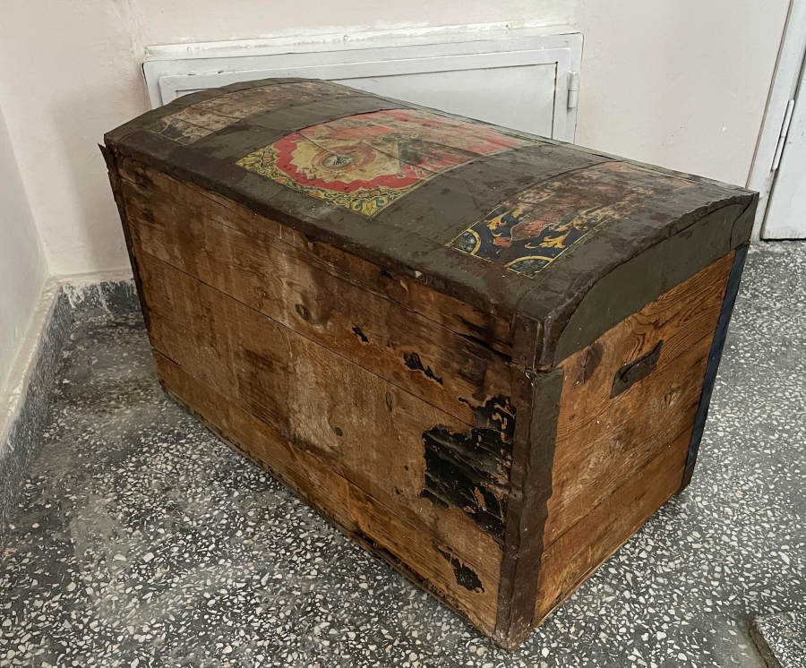 ÜZERİNDE OSMANLI DEVLET ARMASI BULUNAN OSMANLI DÖNEMİ NADİR ÇEYİZ SANDIĞI