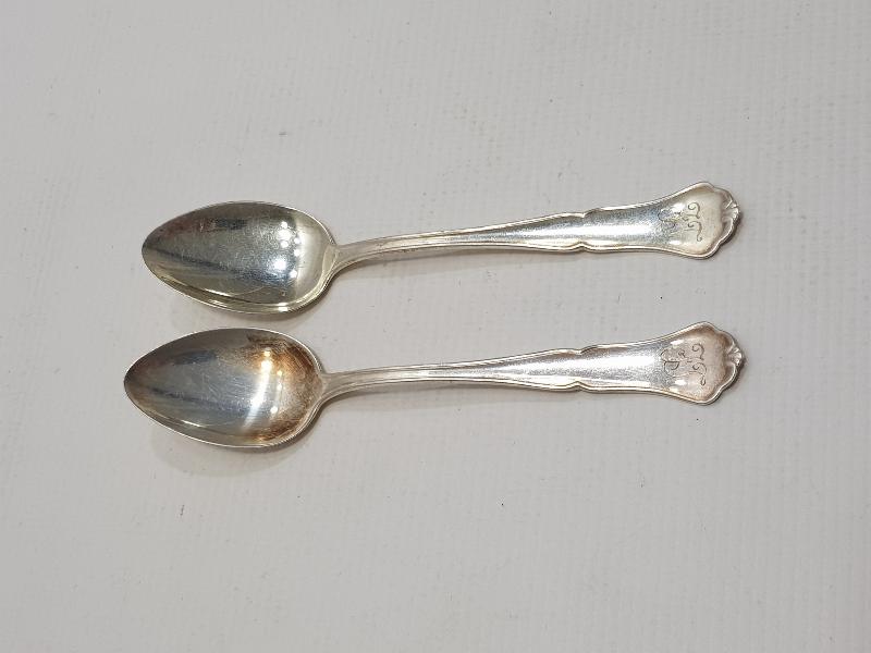 1892 TARİHLİ BİR ÇİFT GÜMÜŞ ÇAY KAŞIĞI