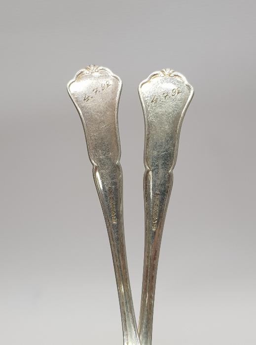 1892 TARİHLİ BİR ÇİFT GÜMÜŞ ÇAY KAŞIĞI