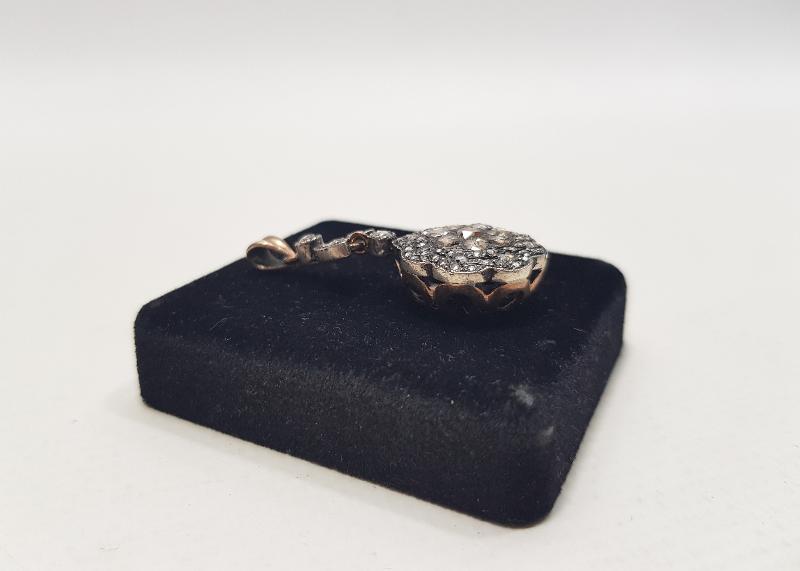 ANTİKA PIRLANTA KOLYE UCU