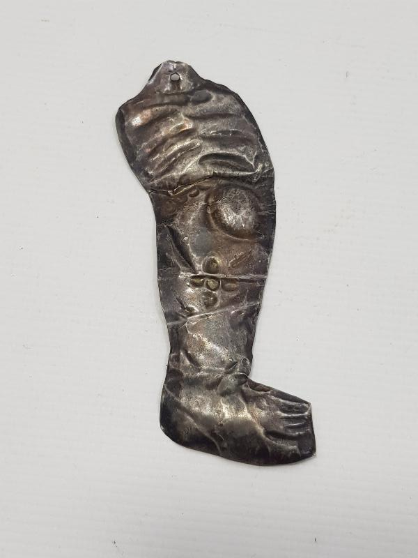 OSMANLI DÖNEMİ RUM İŞİ BACAK FORMLU GÜMÜŞ ADAKLIK