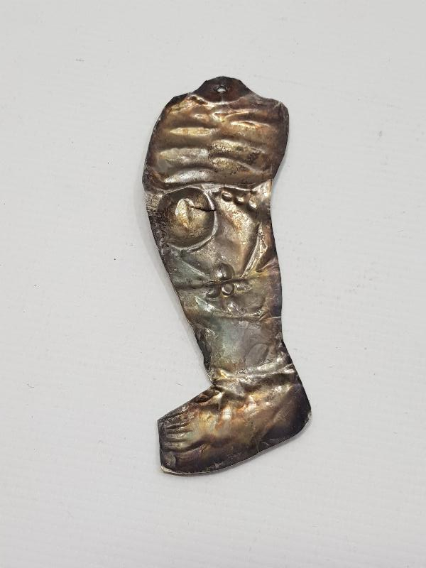 OSMANLI DÖNEMİ RUM İŞİ BACAK FORMLU GÜMÜŞ ADAKLIK